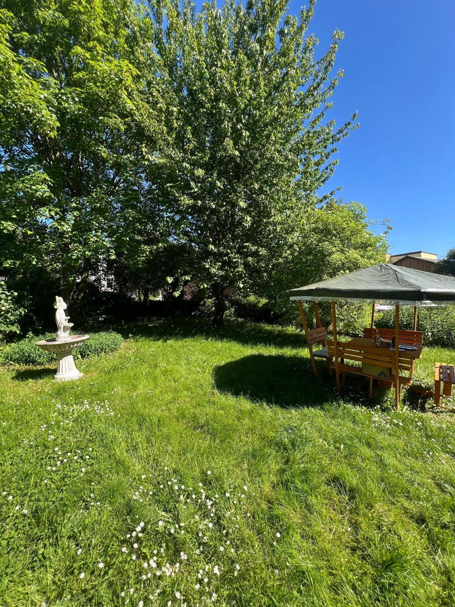Homestayplus Schwerin シュヴェリーン エクステリア 写真